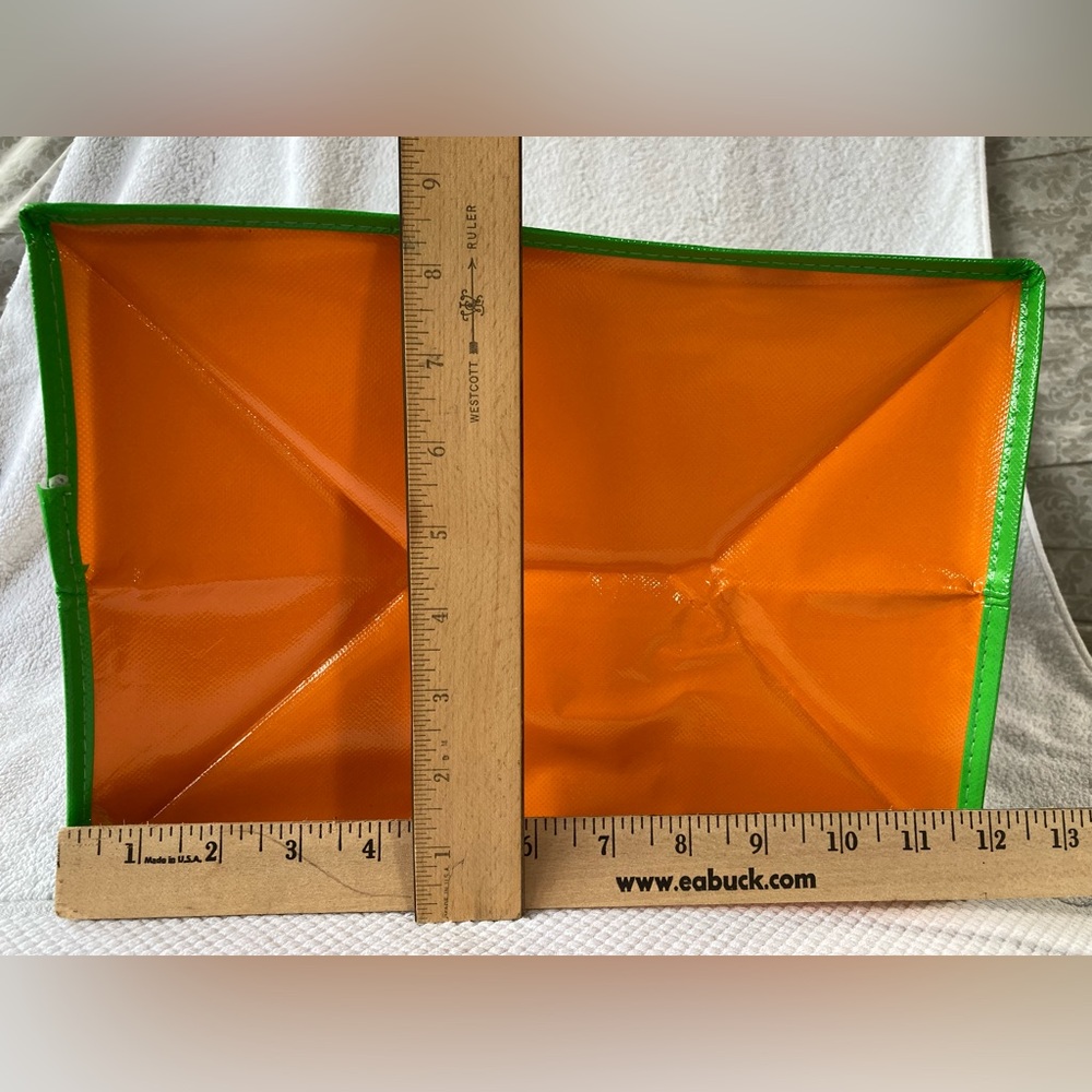 NWT Foodland Tote - Picture 6 of 6